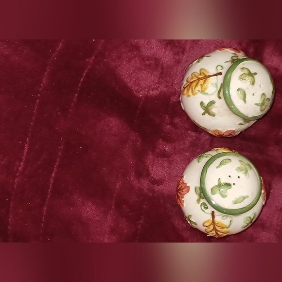 Leafy Ceramic Home Accent Pair - Picture 3 of 3